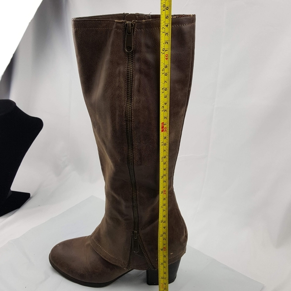 Fergalicious size 8m Brown faux suede zip-up boots - Picture 6 of 8